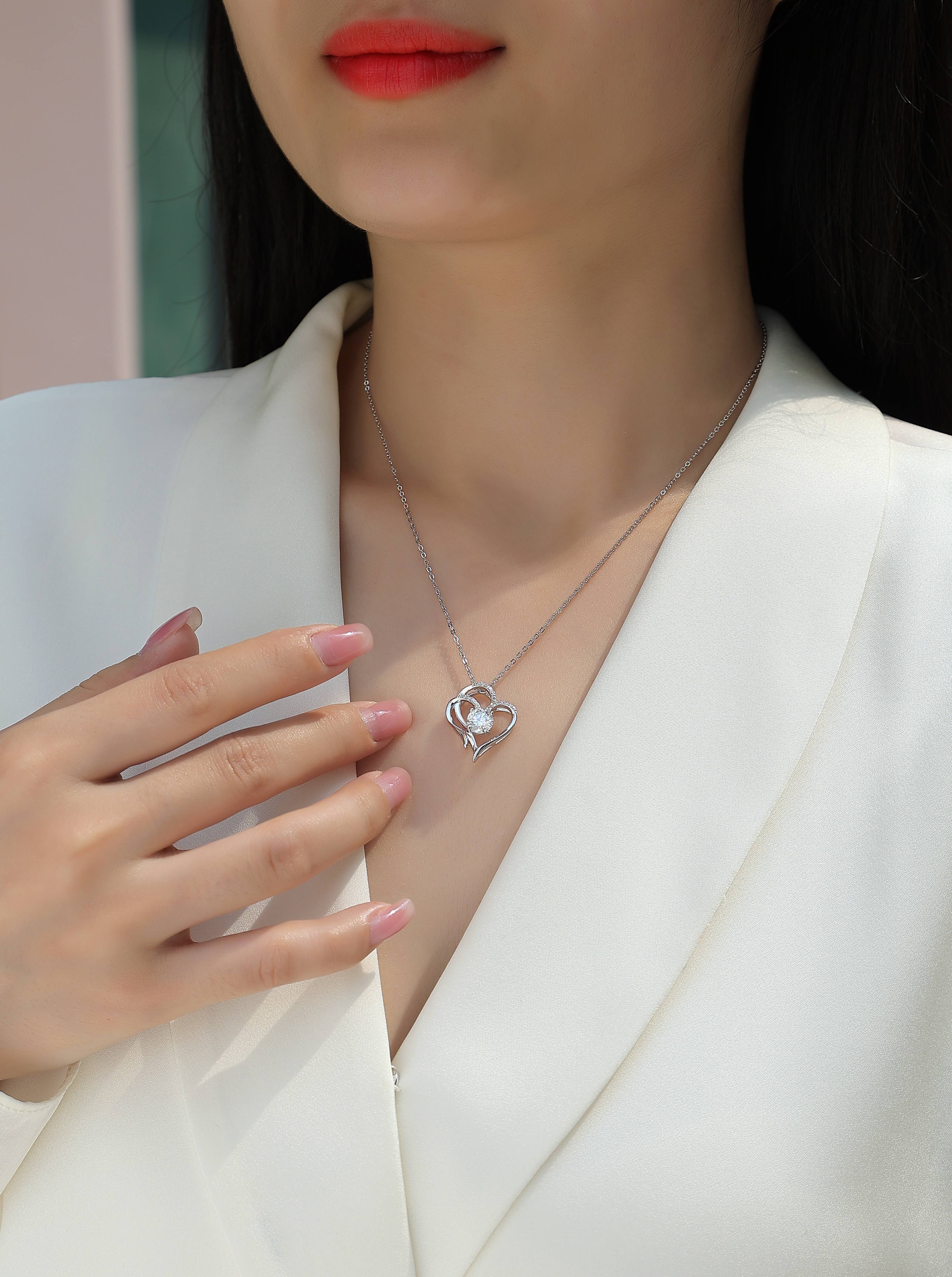 1Heart To Heart - A Fashionable And Luxurious Diamond Jewelry Pendant Set With 1-carat Moissan Diamond S925 Sterling Silver And Platinum Plating Prohibit TikTok sales